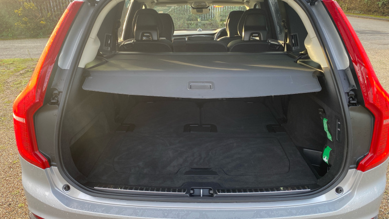 Volvo XC90 2.0 T8 PHEV Ultra Dark 5dr AWD Geartronic Estate